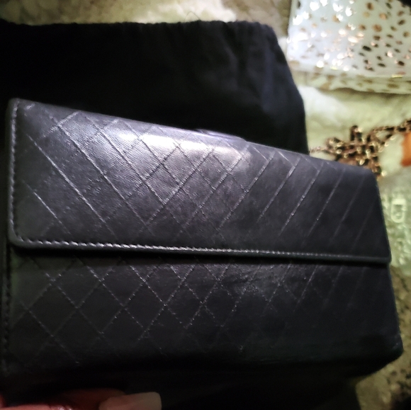 CHANEL Camellia Long Hook Wallet - Picture 4 of 16